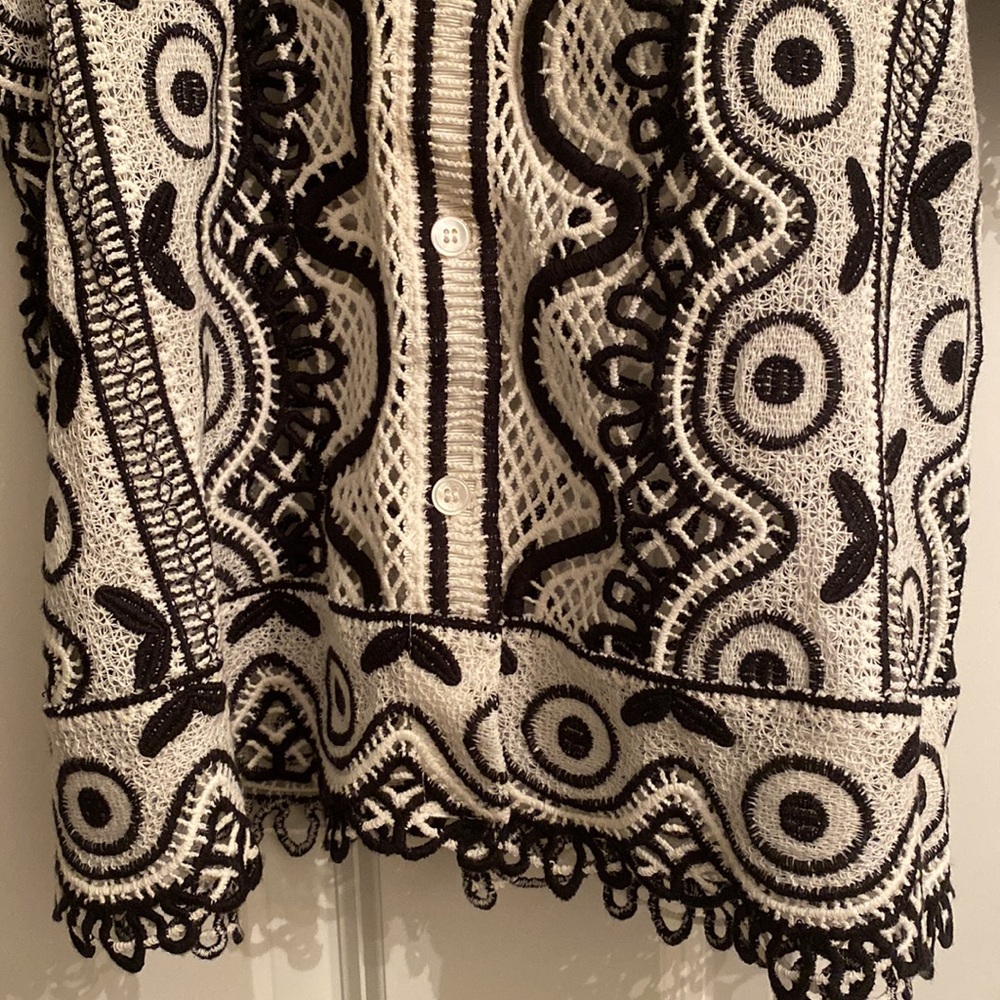 SEA NEW YORK
Lace Pattern Bateau Neckline Crop Top Size 2 - Picture 7 of 9